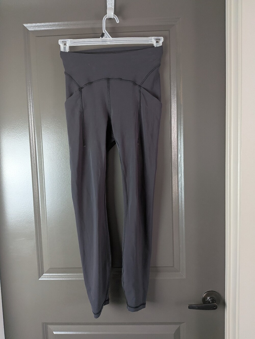 Lululemon Women's Time to Sweat Tight 28 Black with Pockets Size 4